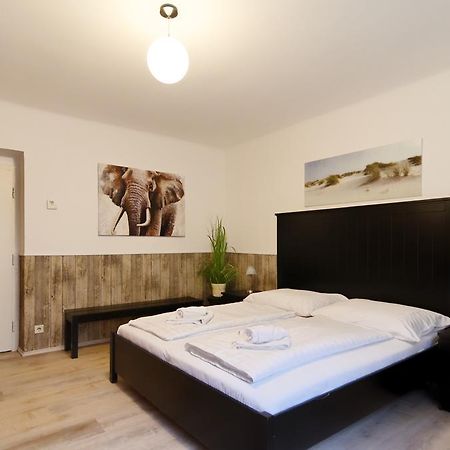 Manu Apartment Hennersdorf Esterno foto
