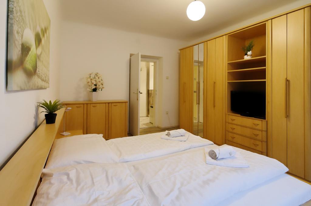 Manu Apartment Hennersdorf Esterno foto